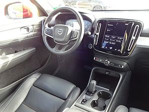 Volvo  D4 Momentum AT AWD ACC 360° BLIS Navi